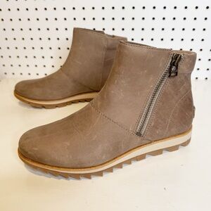 Sorel | Harlow Women's Leather Side Zip Booties NL3737-297 Sz. 7